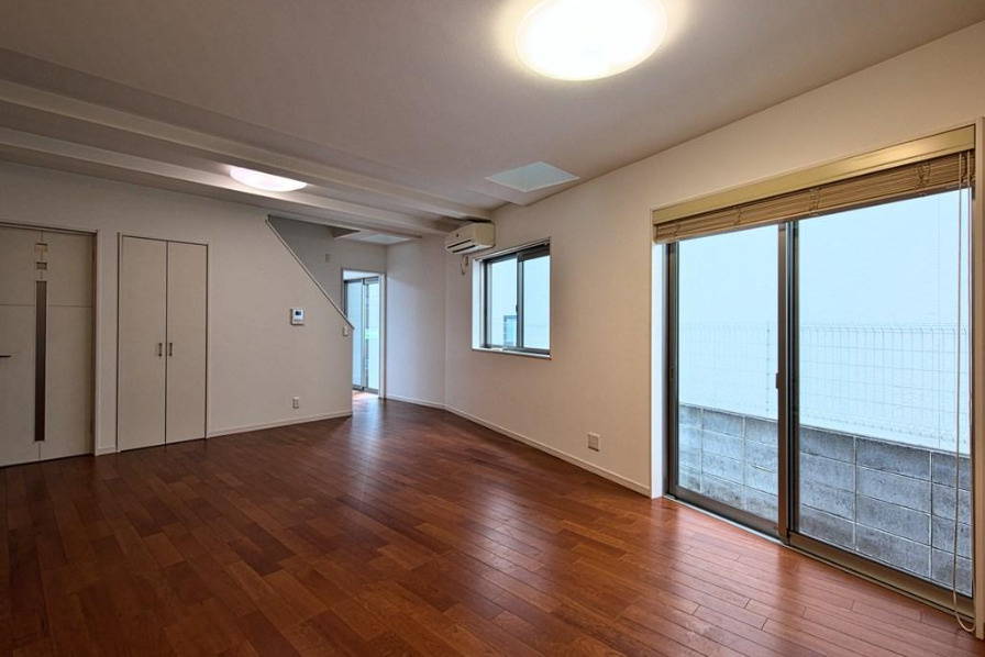 西賀茂川上町の居間・リビング