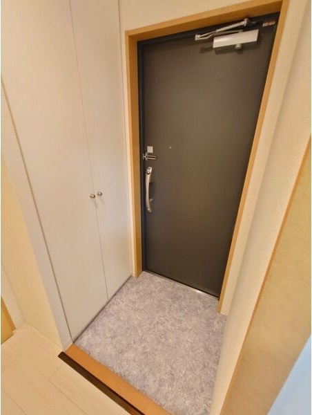 ラ・ルーシュ泉の玄関