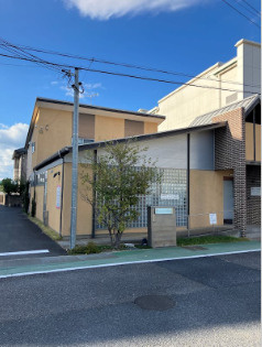 野洲市小篠原の店舗事務所の玄関