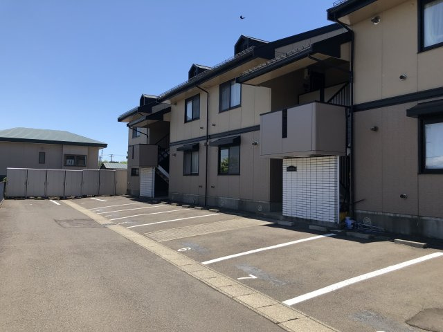 メゾン・ド・ロンタンAの駐車場