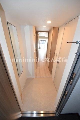 コンフォリア・リヴ北久宝寺Qの玄関