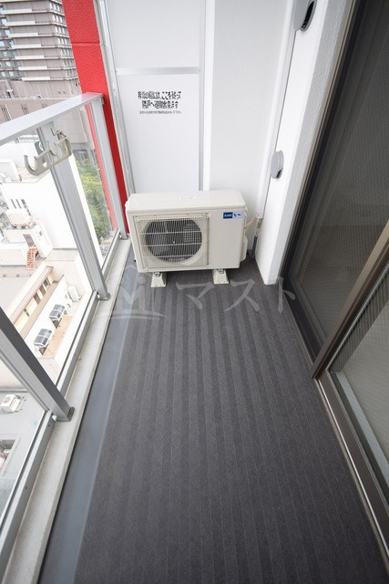 APRILE南森町のバルコニー