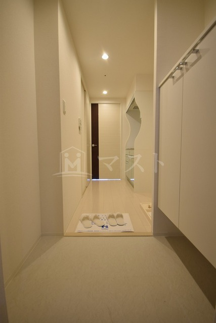 APRILE南森町の玄関