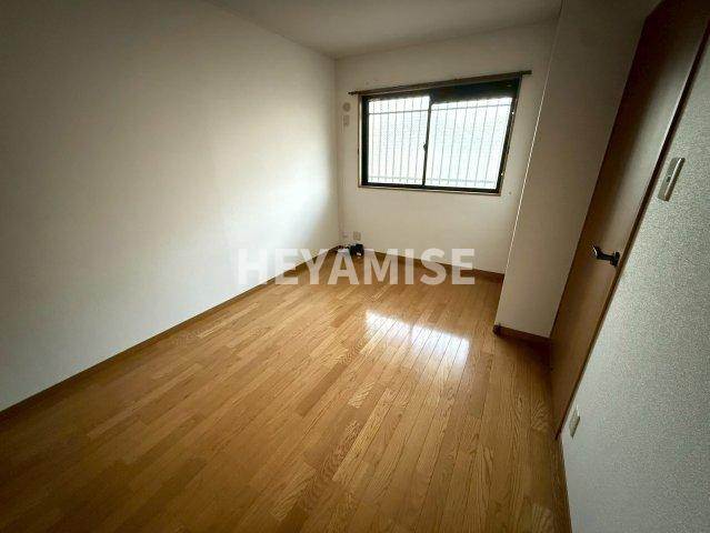 サンフラワーマンションの洋室