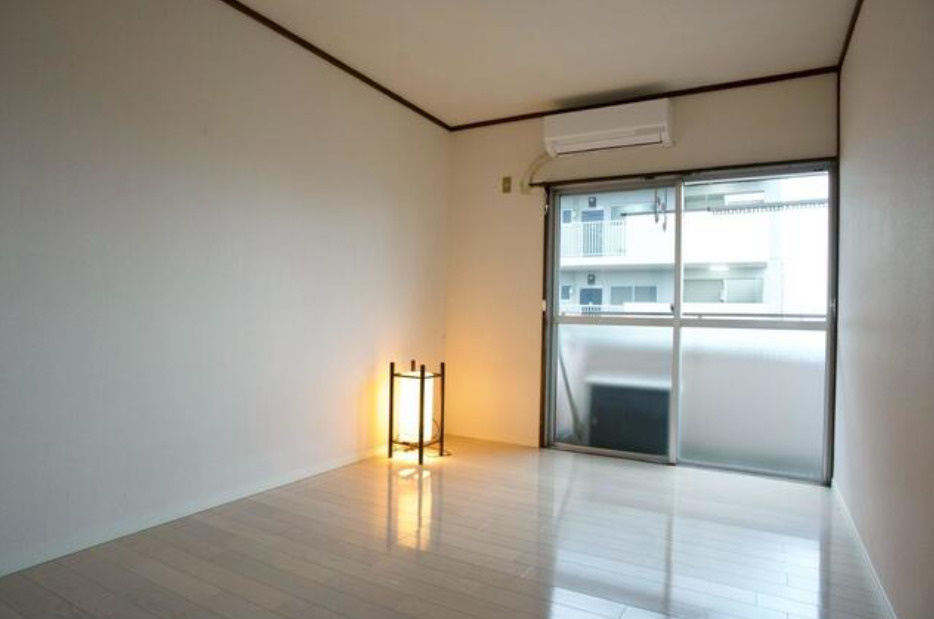 瑞穂市穂積　一棟アパートの洋室