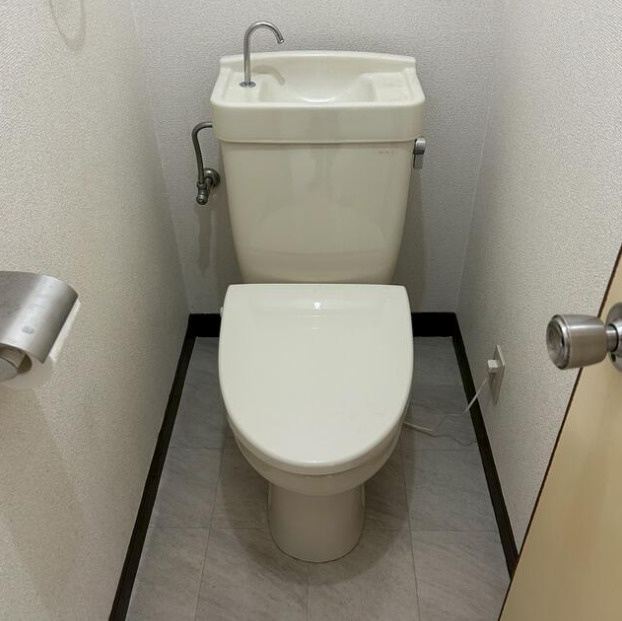 瑞穂市穂積　一棟アパートのトイレ