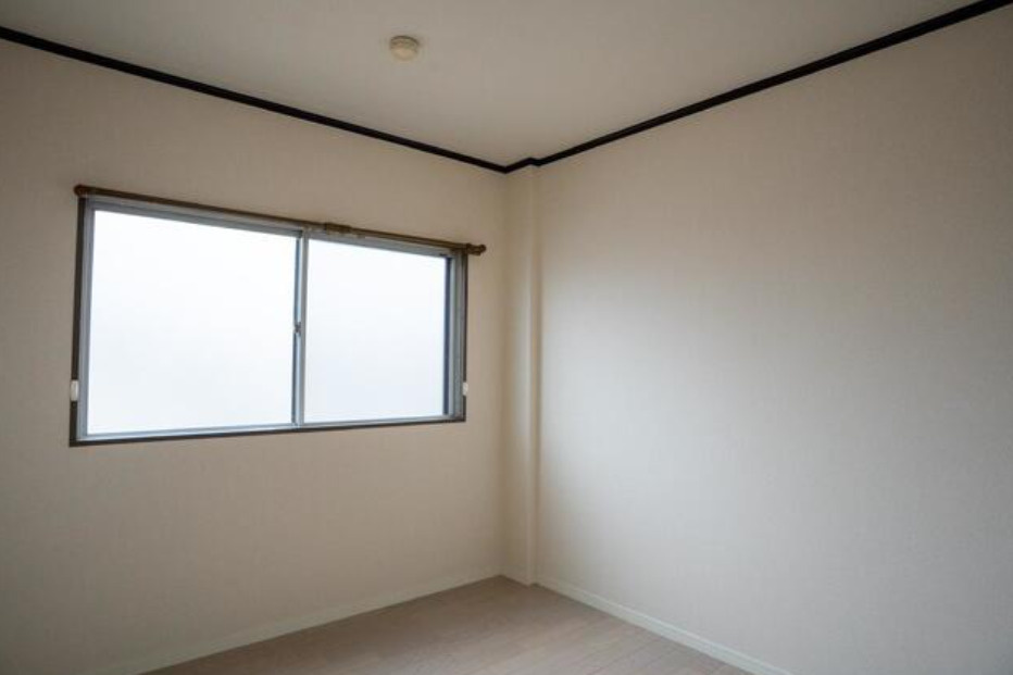 瑞穂市穂積　一棟アパートの洋室