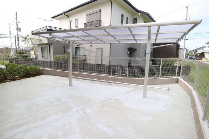 カーサ・フェリーチェ平田の駐車場