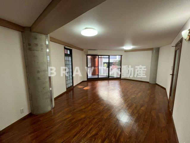 ザ・リージェント　BRAVI不動産の居間・リビング|【ザ・リージェント】使いやすい居間です