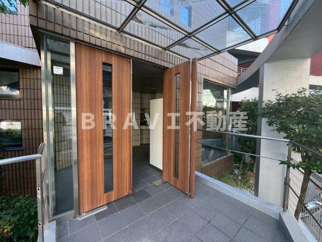 ザ・リージェント　BRAVI不動産のエントランス|【ザ・リージェント】落ち着いたエントランスです