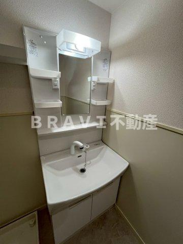 ザ・リージェント　BRAVI不動産の独立洗面台|【ザ・リージェント】独立洗面化粧台が付いています