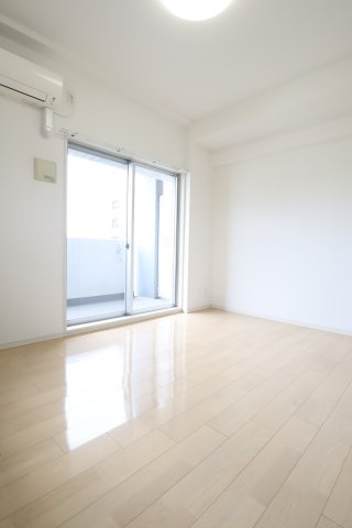 大阪市城東区蒲生３丁目の賃貸マンションの居間・リビング