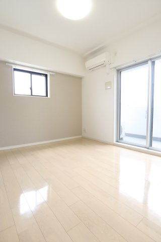 大阪市城東区蒲生３丁目の賃貸マンションの洋室