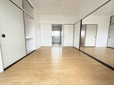 【寝室】 | ガーデン津福