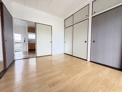 【寝室】 | ガーデン津福