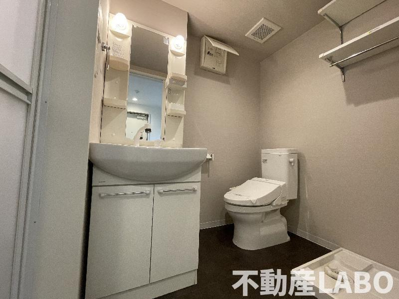 ルネッサ八尾南の洗面所