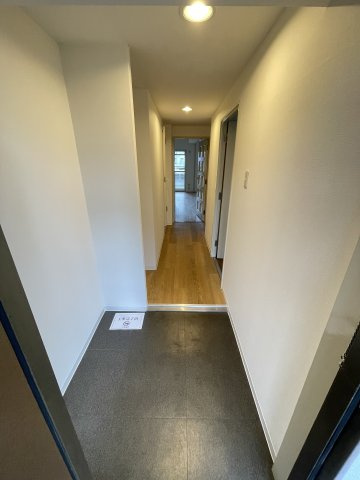 アーデンコート西長堀の玄関