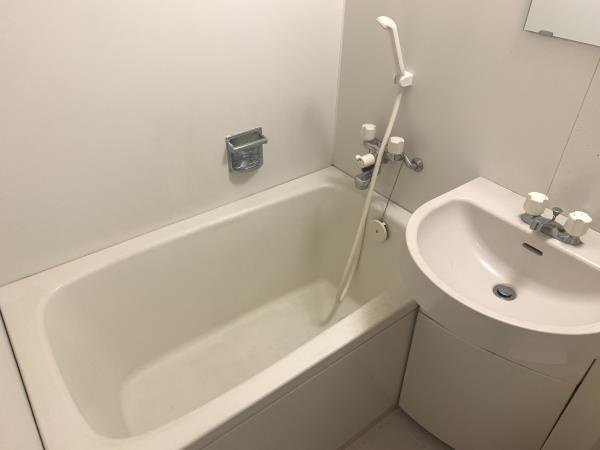 エクレール一番町の浴室|落ち着いた空間のお風呂です