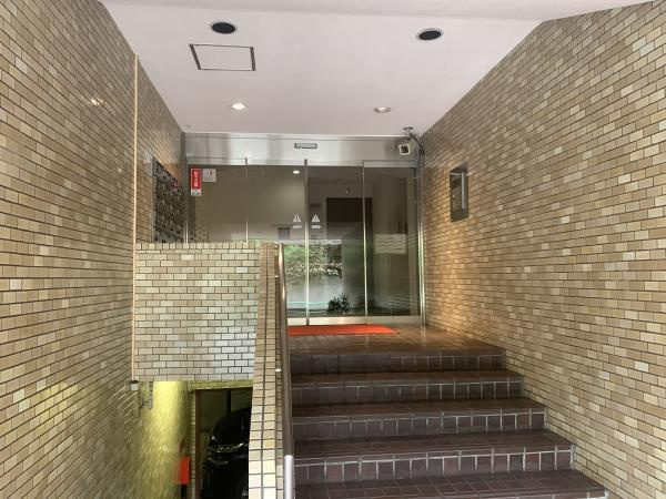 エクレール一番町のエントランス|毎日通るエントランスはこのようになっています