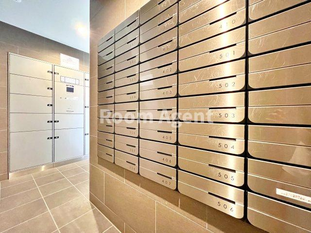 プレサンスジェネ葵のエントランス