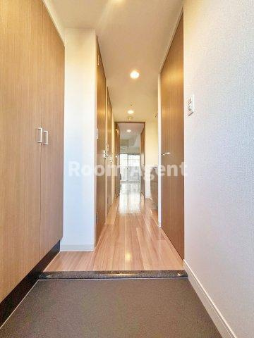 プレサンスジェネ葵の玄関