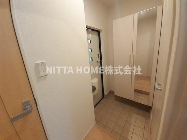 フェルネス　Ⅲの玄関|玄関もゆったりと広いスペースです＊