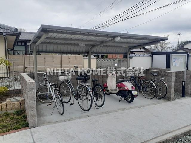 フェルネス　Ⅲのその他共用部分|敷地内に駐車場＆駐輪場を確保しています＊