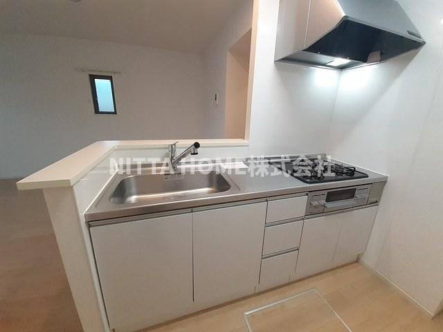 フェルネス　Ⅲのキッチン|３口コンロのカウンターキッチン付き♪