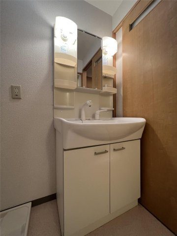 アーバングランデ本荘の独立洗面台