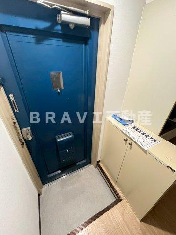 ロイヤル大今里　BRAVI不動産の玄関|【ロイヤル大今里】落ち着いた玄関です