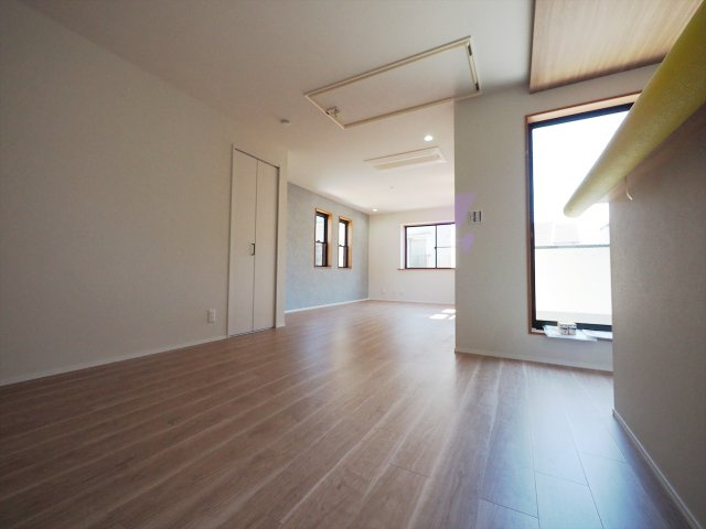 【居間・リビング】 | 世田谷区上馬3丁目 | ナチュラルな色味で統一された穏やかな住空間。