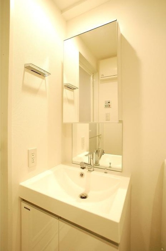 グランドコンシェルジュ日本橋の洗面所|※反転タイプ