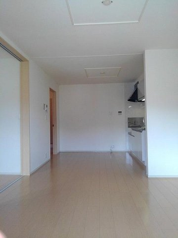 ガーデンヒルズＢの居間・リビング