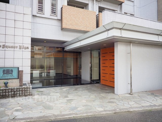 【エントランス】 | ライオンズスクエア用賀 | オートロック付きでセキュリティ面も安心です！