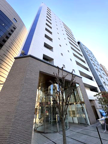 ピアース四谷の外観