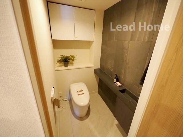 【トイレ】 | クラッシィハウス等々力 | 手洗い付きで清潔感のあるトイレです。