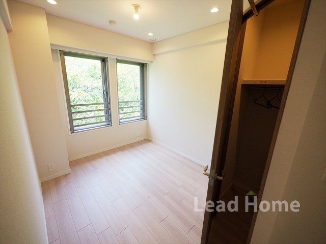 【洋室】 | クラッシィハウス等々力 | 洋室約5.5帖。ウォークインクローゼット付き。