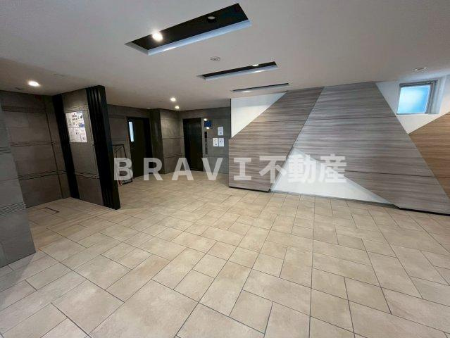 プレサンスOSAKA東成中本ハーヴィル　BRAVI不動産のロビー|【プレサンスOSAKA東成中本ハーヴィル】ゆとりのあるロビーです