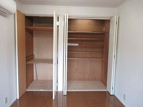 マンション白金台の収納|洋室クロゼット