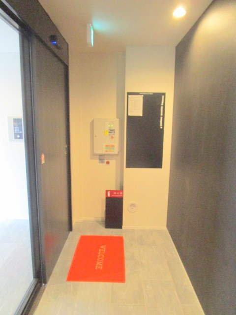 横浜ウインファーストのエントランス