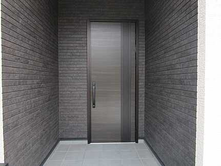 広島市東区温品７丁目の玄関