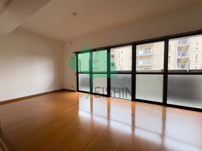 【居間・リビング】 | フェリーチェ原田2 | アレンジ自由自在の広々空間です！