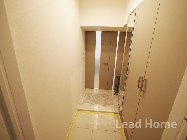 【玄関】 | ライオンズマンション南平台 | シューズボックス付きの玄関。