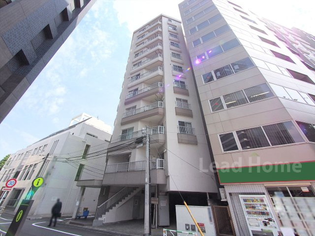 【外観】 | ライオンズマンション南平台 | 渋谷区南平台町に建つ「ライオンズマンション南平台」。地上13階建・総戸数76戸のマンションです。