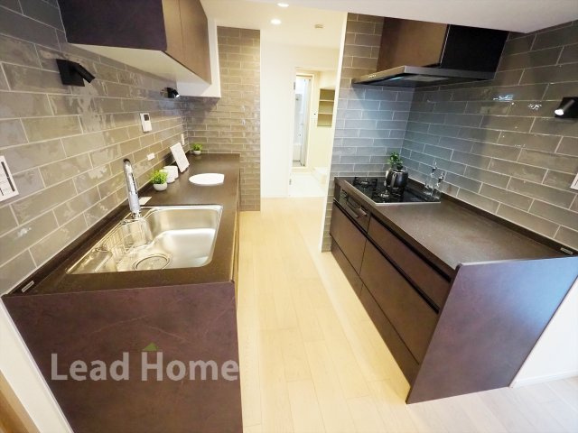 【キッチン】 | ライオンズマンション南平台 | 使い勝手の良い独立型システムキッチン。食洗機・浄水器付き。