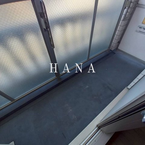 アドラブールのバルコニー