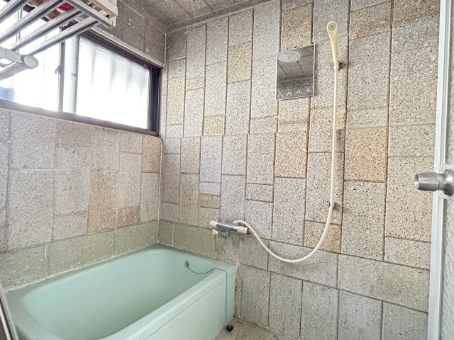 阿南市津乃峰町長浜中古戸建の浴室