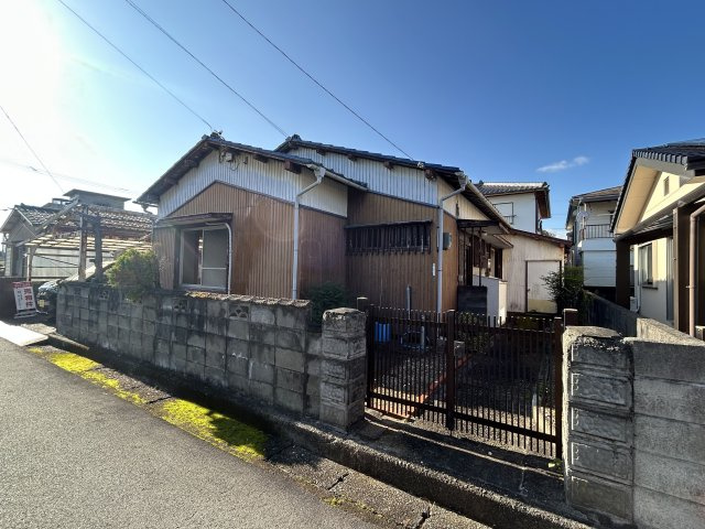 阿南市津乃峰町長浜中古戸建の前面道路含む現地写真