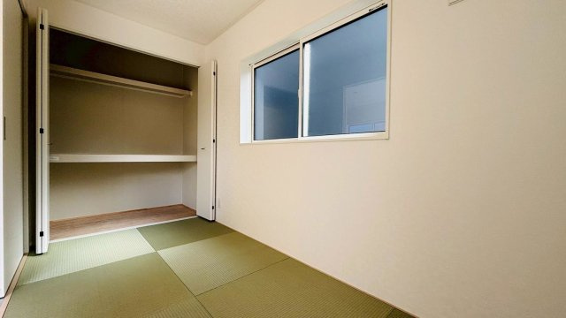 クワイエ　羽島市福寿町本郷第２　全２区画分譲の和室|一室あると便利な和室は、ご来客時はもちろん、お子様のお昼寝や遊び場、寝室としてもご利用いただけます。
日本の良き文化を引き継ぐ、色々な用途で使える、癒しの空間です。