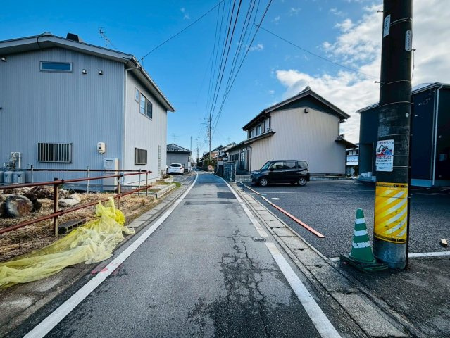 【商談中】クワイエ　羽島市福寿町本郷第２　全２区画分譲の前面道路含む現地写真|■前面道路　■ヤマダ不動産　株式会社リライフ　
■夢のマイホーム購入をフルサポートします！